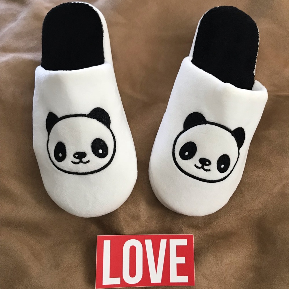 Panda 🐼 Animal Slippers  ONE SIZE 🐼